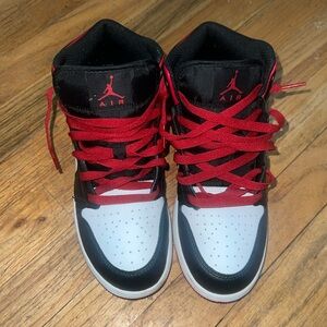 Air Jordan 1 Mid WHITE RED BLACK